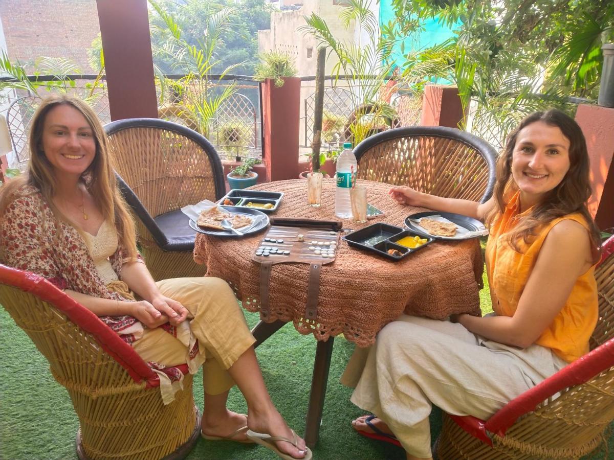 Kishan Home Stay Mathura Eksteriør bilde
