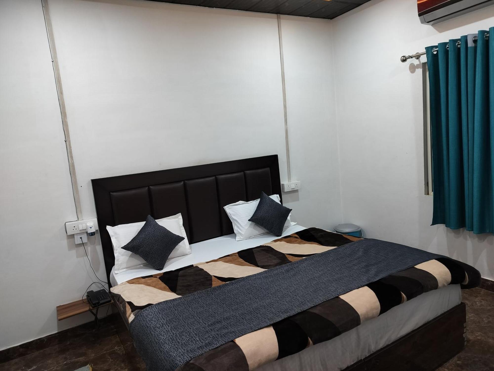 Kishan Home Stay Mathura Eksteriør bilde