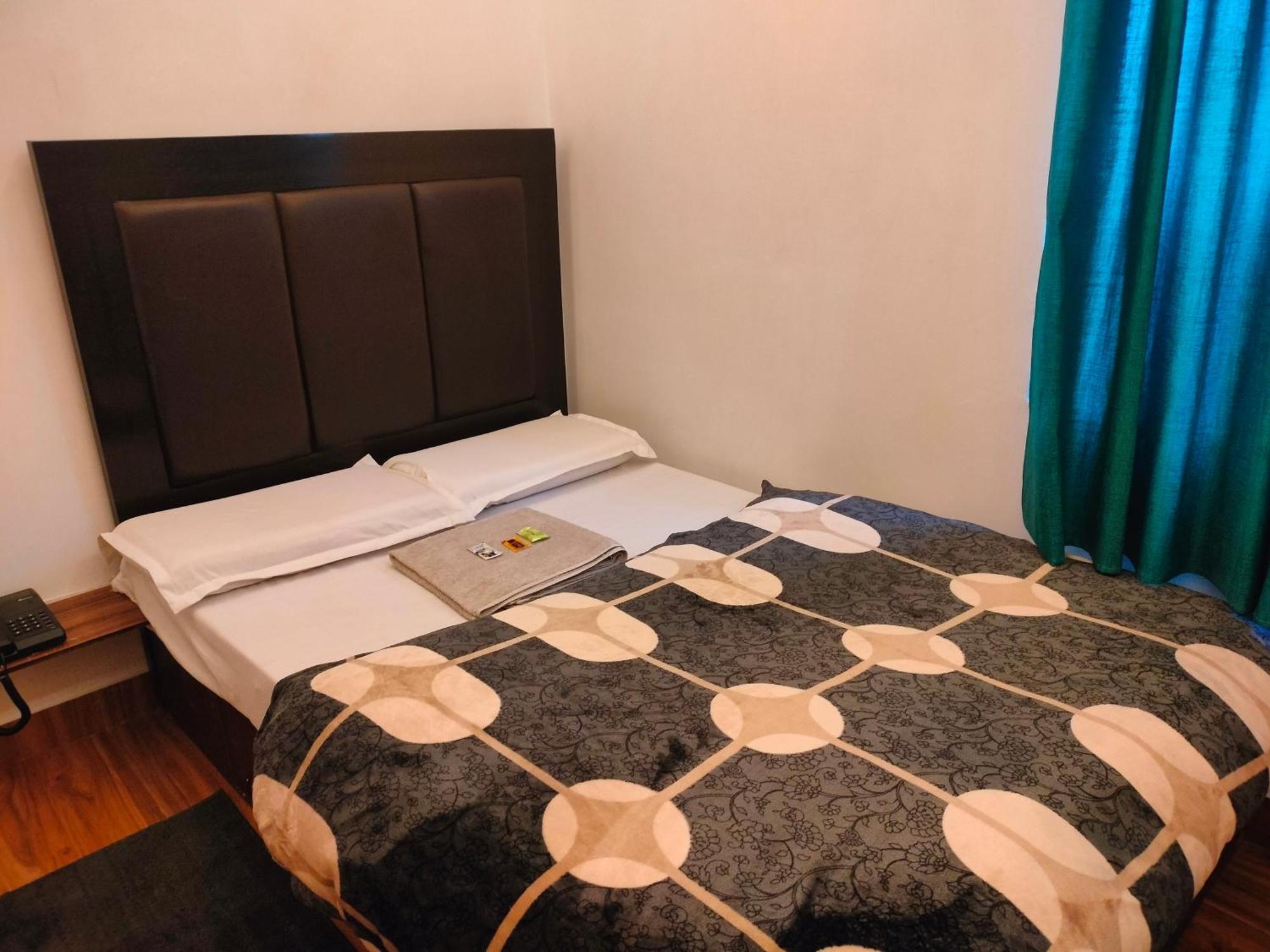 Kishan Home Stay Mathura Eksteriør bilde