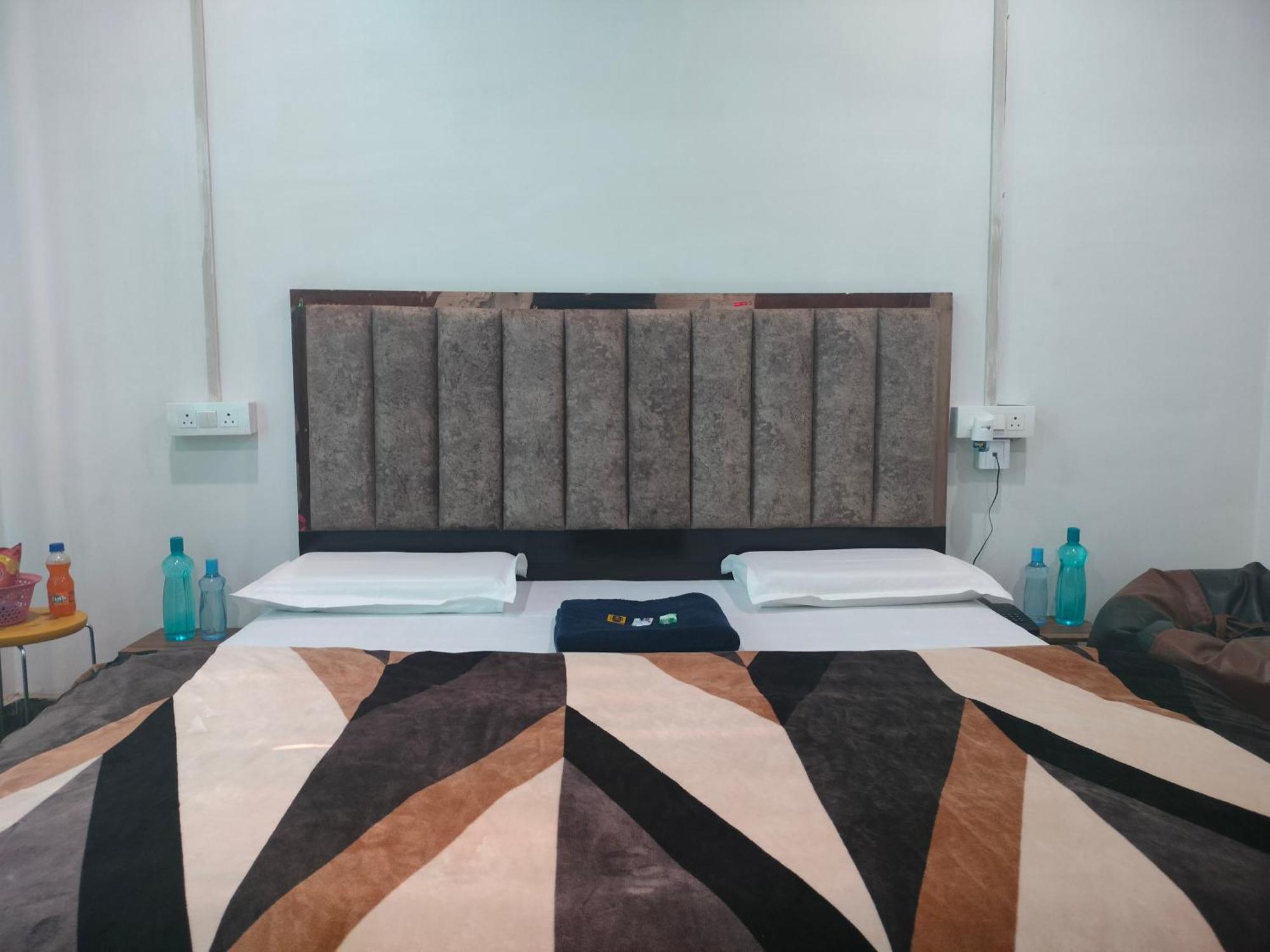 Kishan Home Stay Mathura Eksteriør bilde