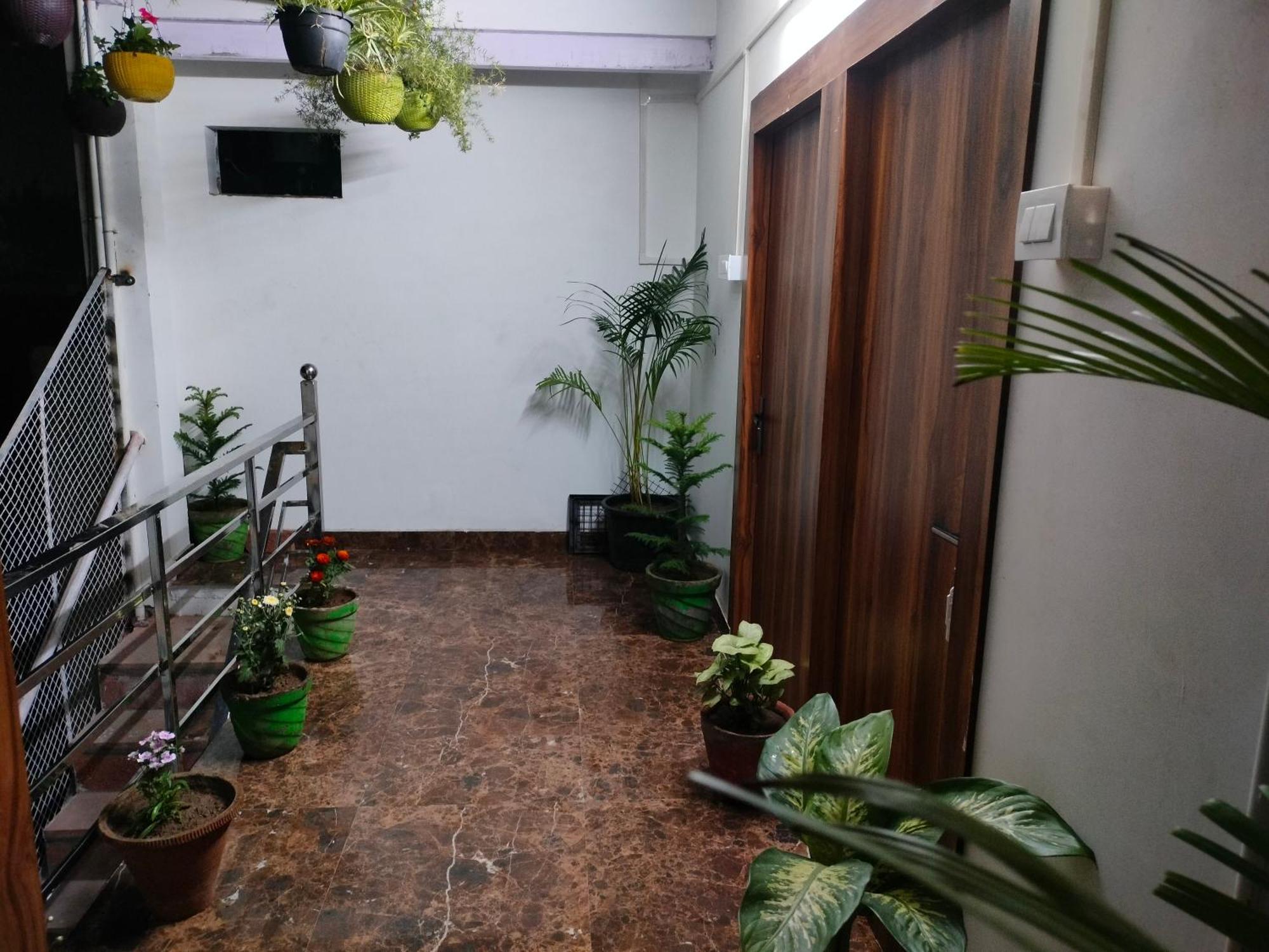 Kishan Home Stay Mathura Eksteriør bilde