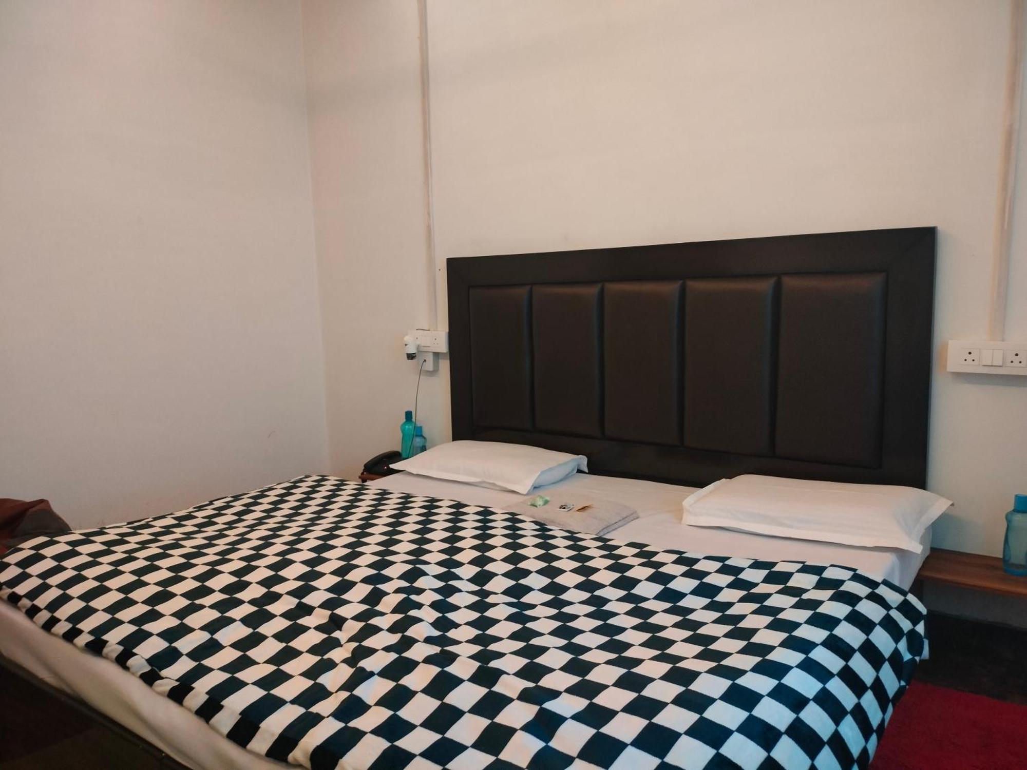 Kishan Home Stay Mathura Eksteriør bilde