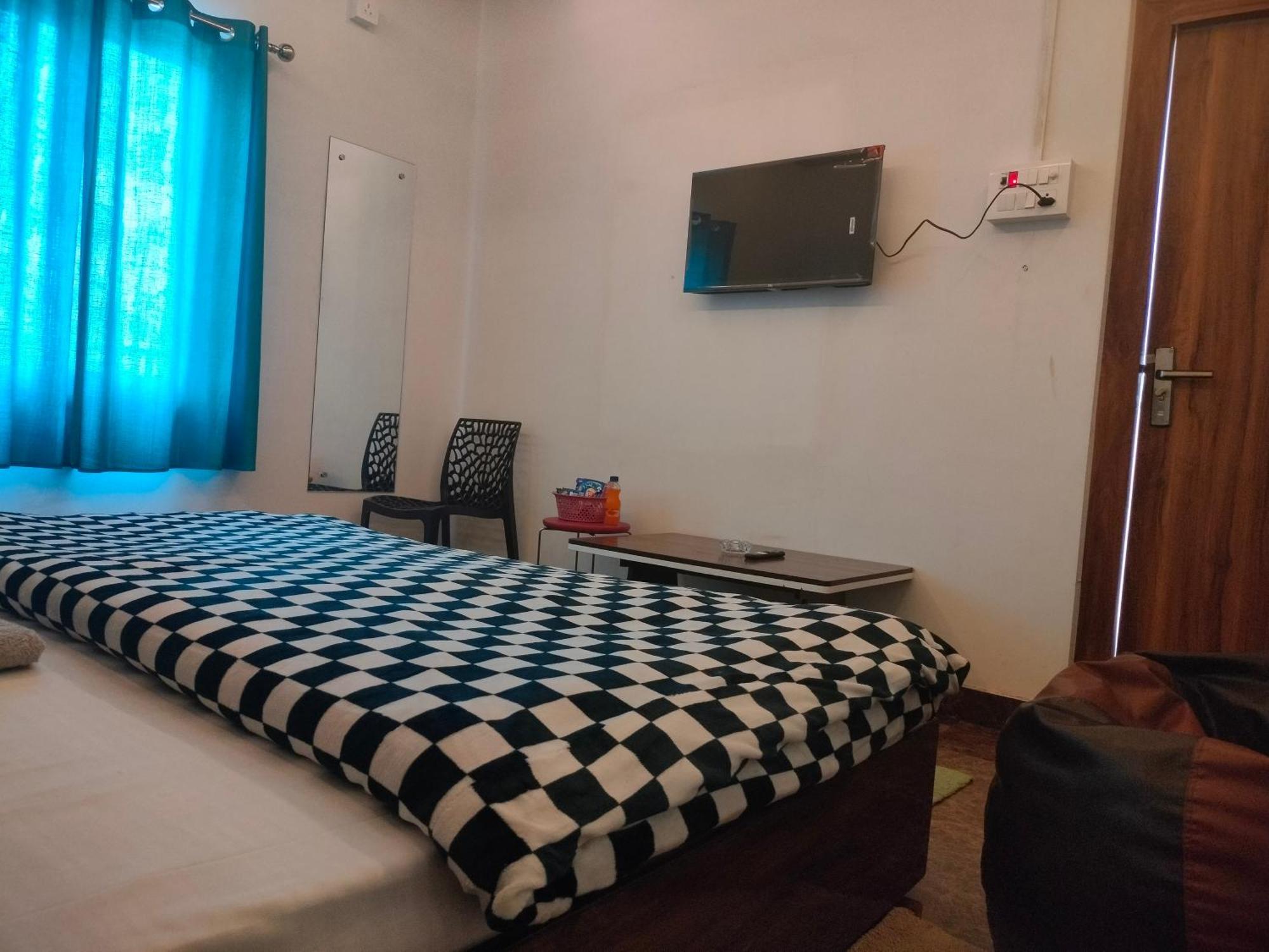 Kishan Home Stay Mathura Eksteriør bilde