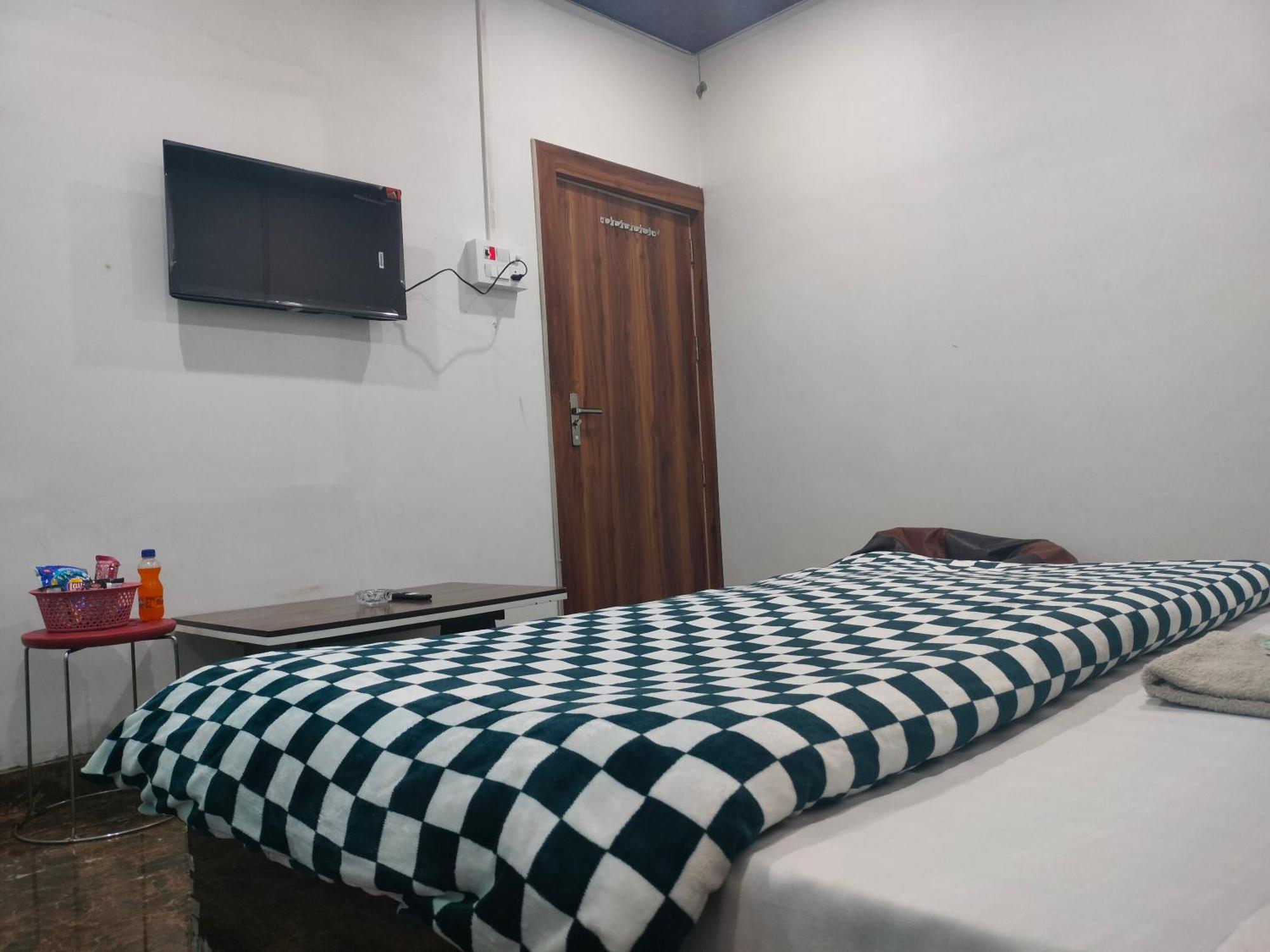 Kishan Home Stay Mathura Eksteriør bilde